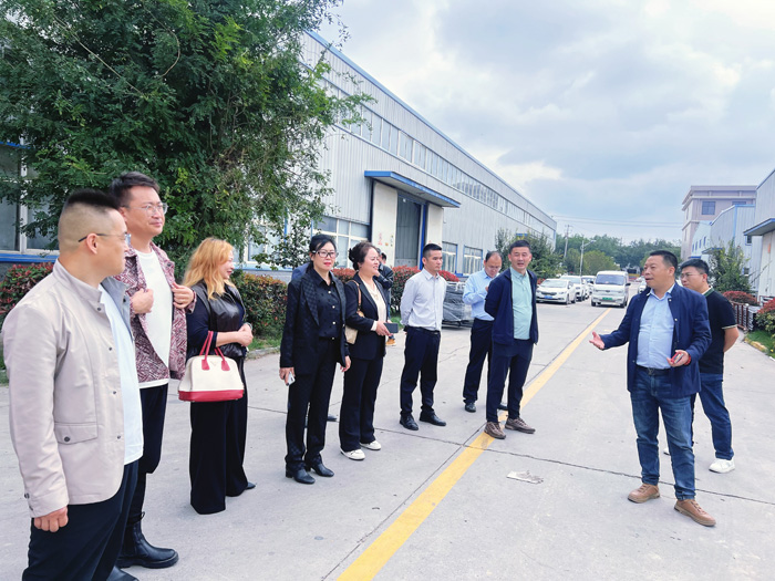 交大总裁班师生进入ag倍投(中国)360百科实业参观学习 交大总裁班师生进入ag倍投(中国)360百科实业参观学习