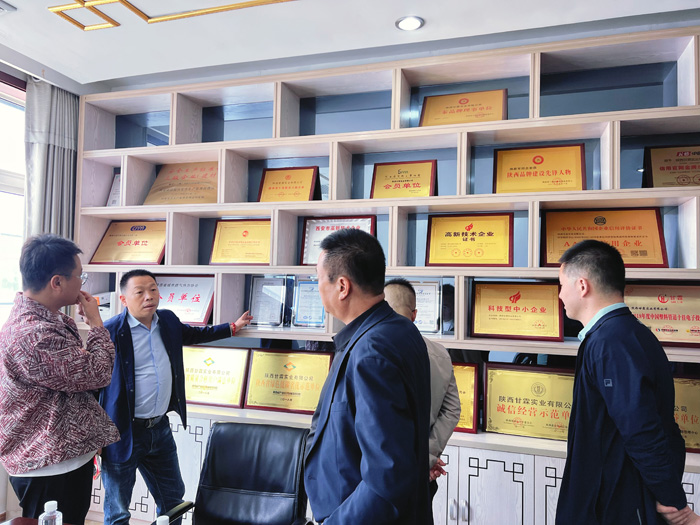 交大总裁班师生进入ag倍投(中国)360百科实业参观学习 交大总裁班师生进入ag倍投(中国)360百科实业参观学习